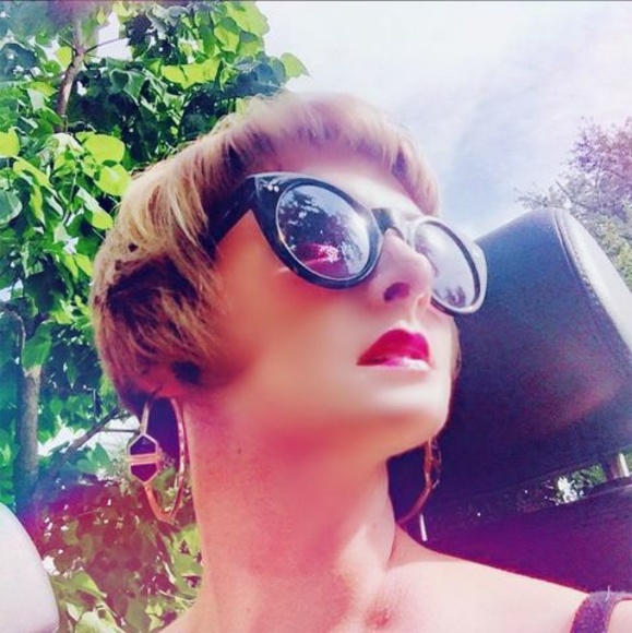 Meet your Posher, Arianne - Picture 1 of 1